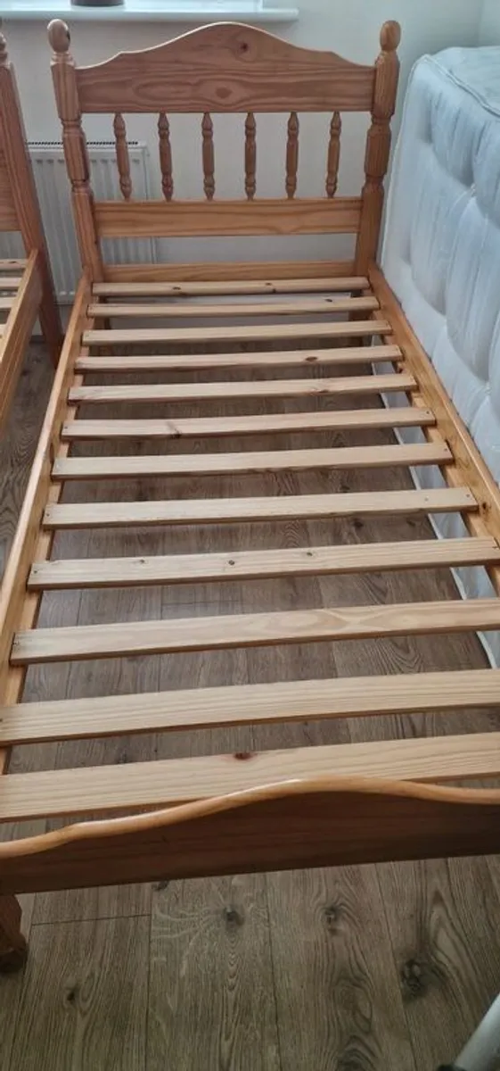Single beds and mattresseses - Image 1
