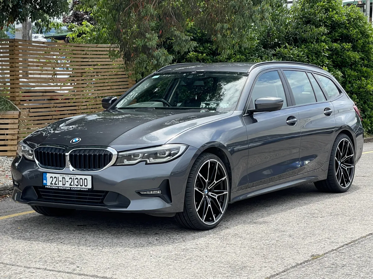 2022 BMW 3-Series Full Service History. Huge specs - Image 1