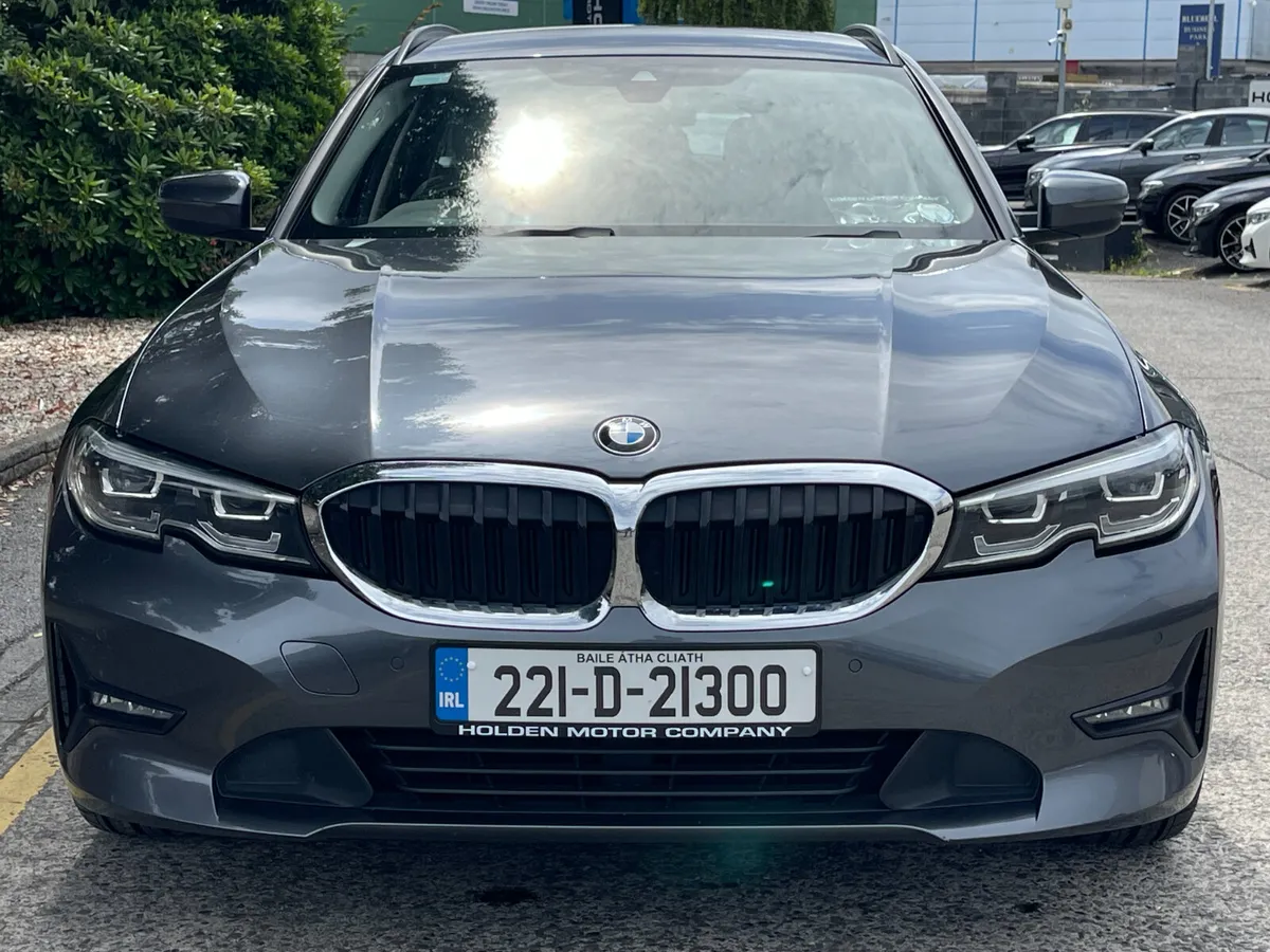 2022 BMW 3-Series Full Service History. Huge specs - Image 4