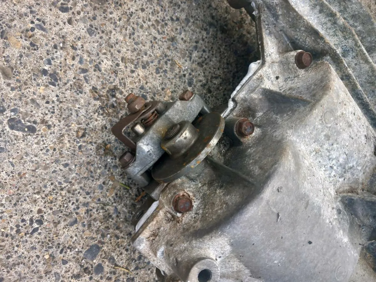 Husqvarna/peerless manual gearbox for sale - Image 4