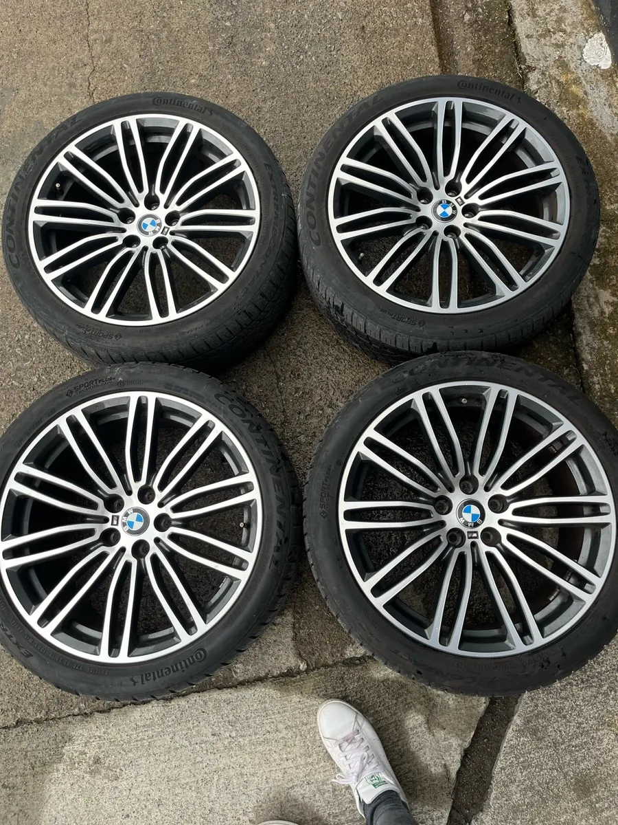 Genuine BMW G30 19” Alloys and Tyres - Image 1