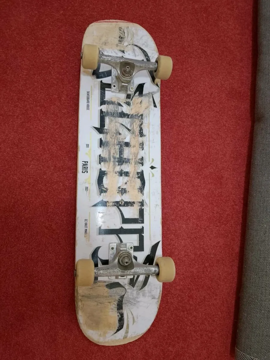 Pro Skateboard - Image 1
