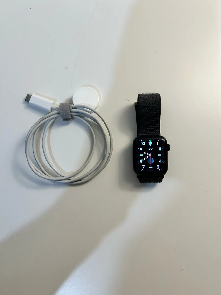 Apple Watch - Image 1