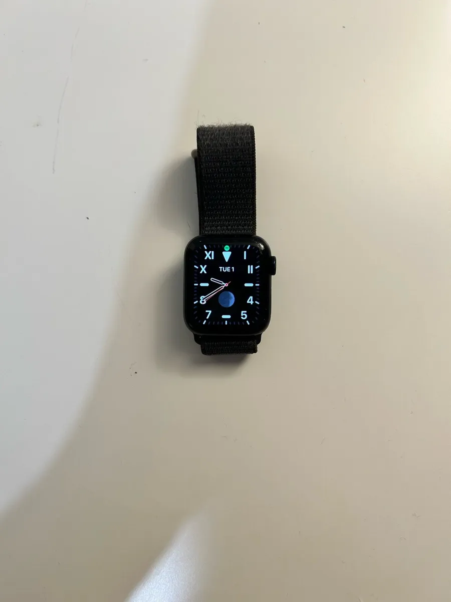 Apple Watch - Image 2