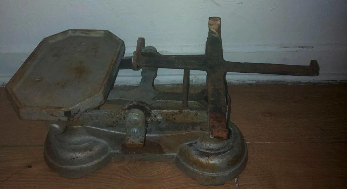 Vintage weighing scale - Image 3