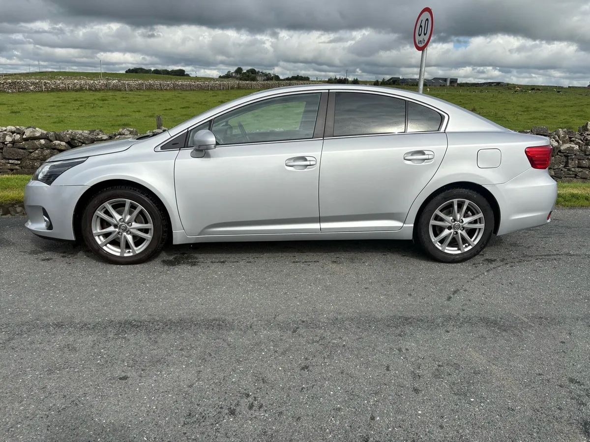 2012 Toyota avensis 2.0 d4d - Image 4