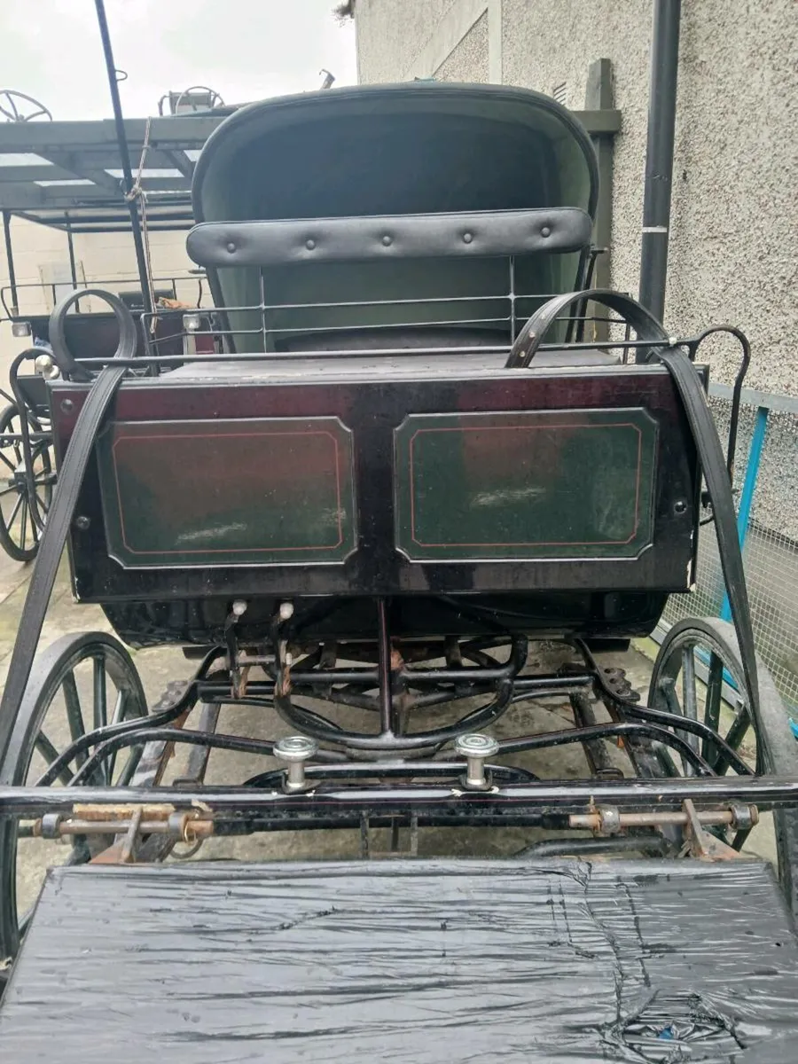 Victoria carriage - Image 1