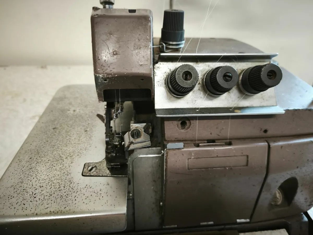 Overlocker Sewing machine - Image 2