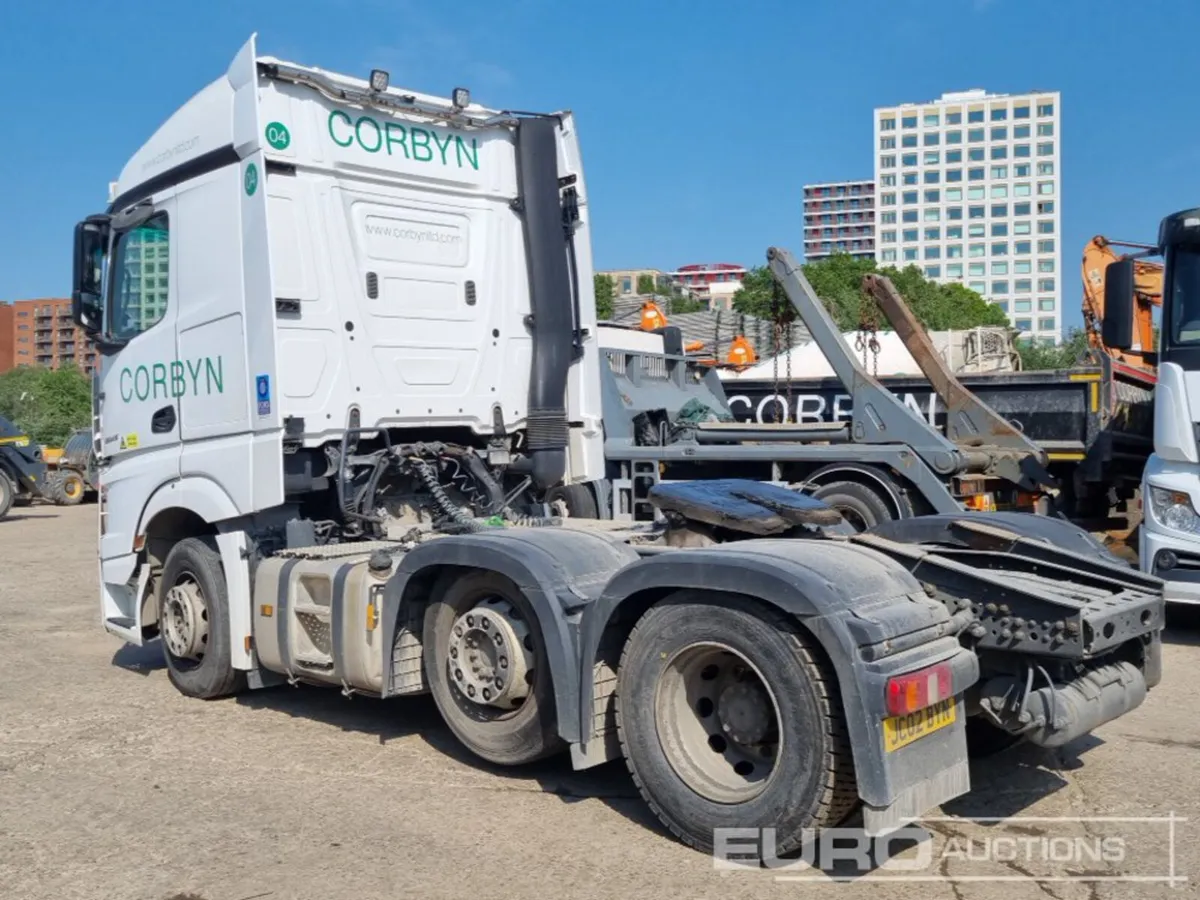 2015 Mercedes Actros 2545 - Image 2