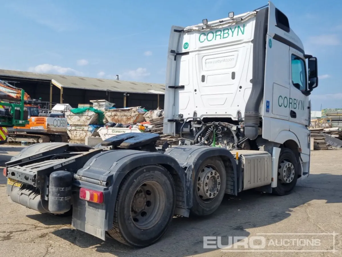 2015 Mercedes Actros 2545 - Image 4