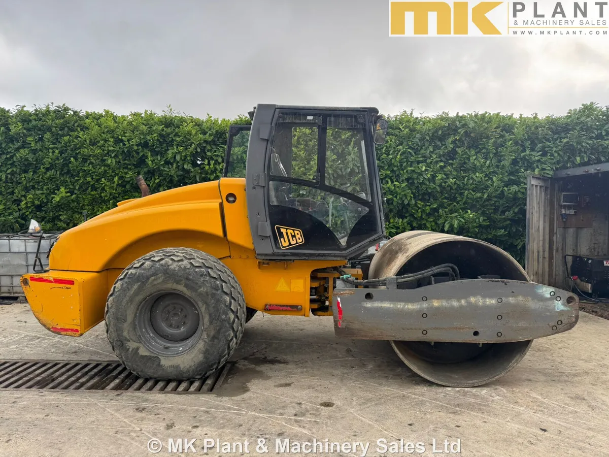 JCB Vibromax VM146D Single Drum Roller - Image 1
