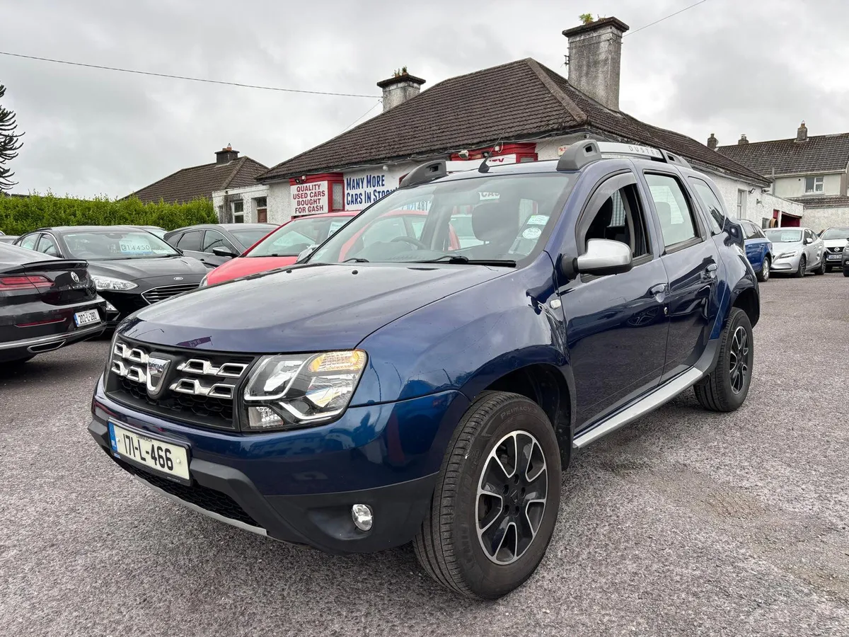 Dacia Duster 2017  LOW  MILEAGE  SIGNATURE - Image 2