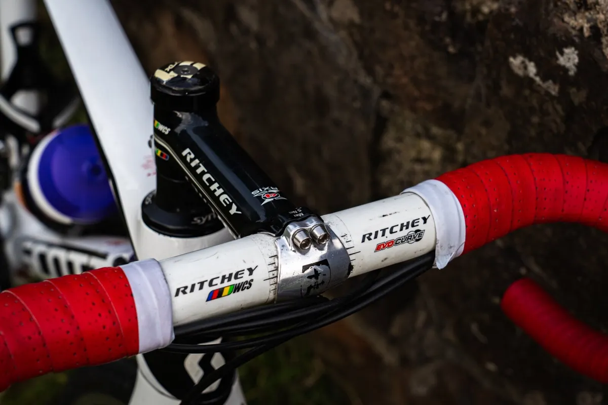 Scott Foil Carbon Road Bike - Image 1