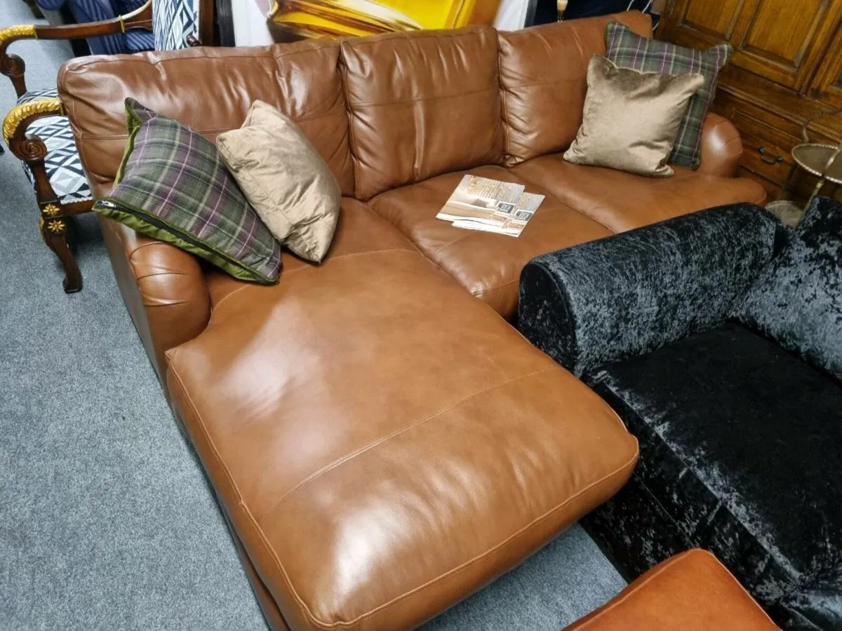 Leather corner unit