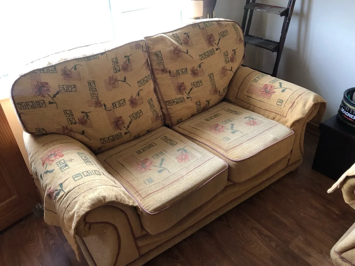 3 2 1 sofas - Image 1