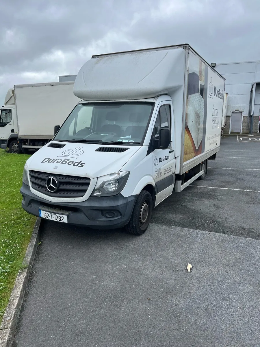 Mercedes Van - Image 2