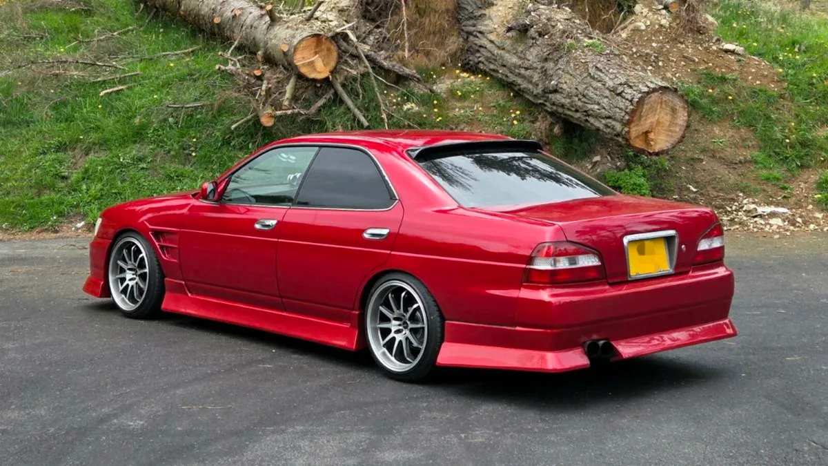 Nissan Laurel C35 Medalist - Image 3