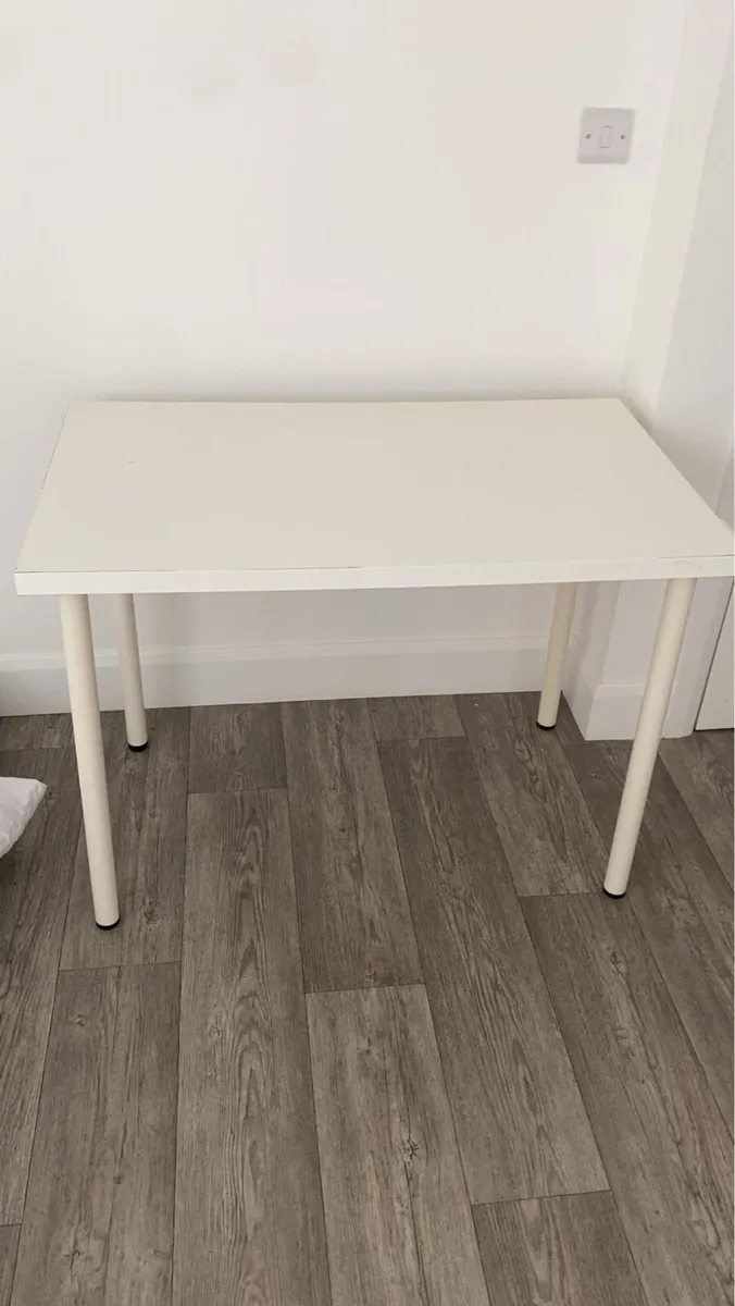 White ikea desk - Image 1