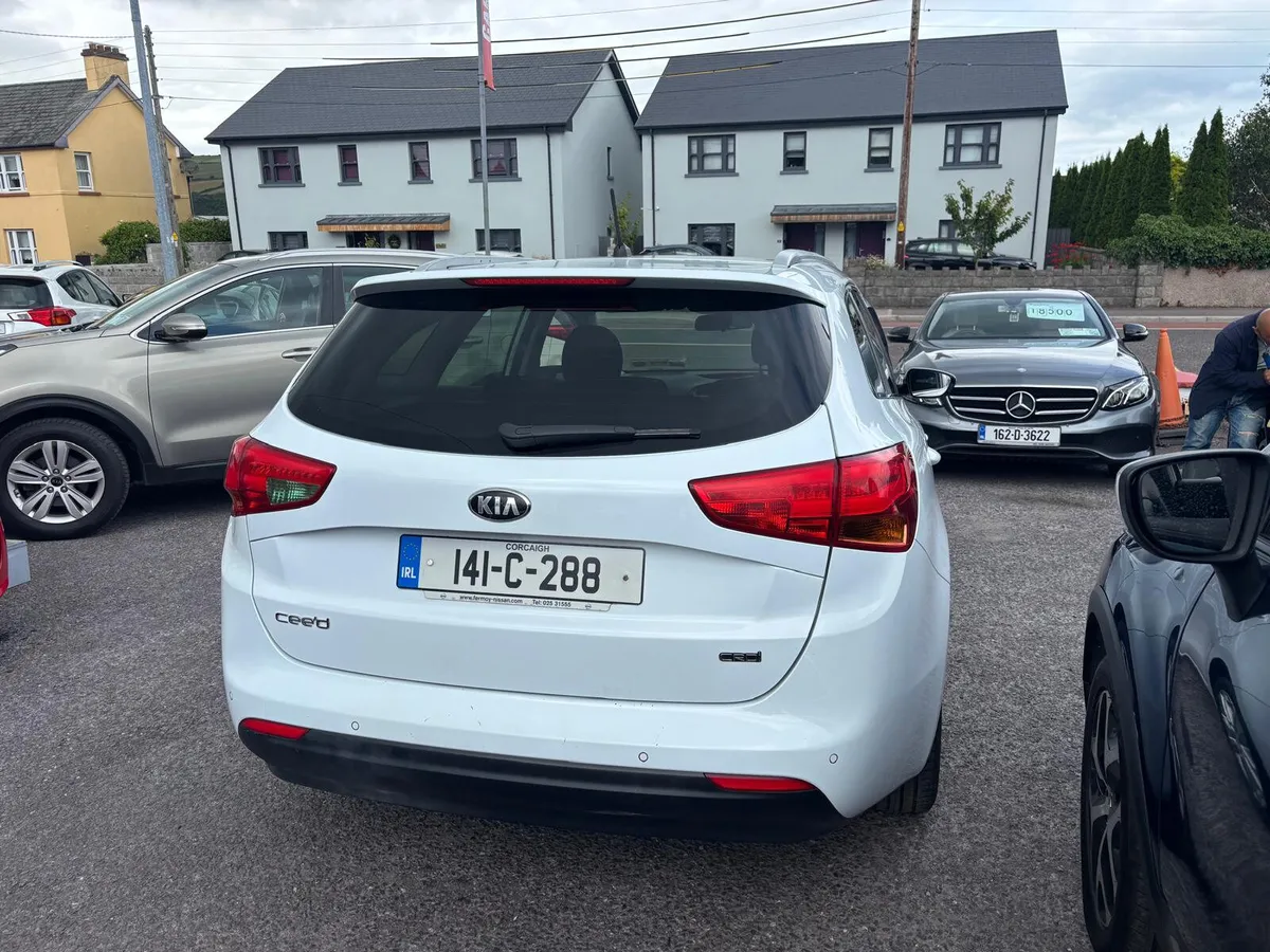 Kia Ceed 2014  ESTATE  DIESEL  1.6 - Image 4