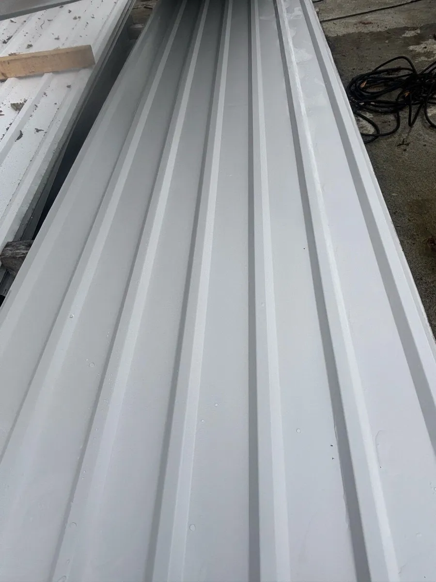 Clarence on Cladding 0852056400 - Image 1