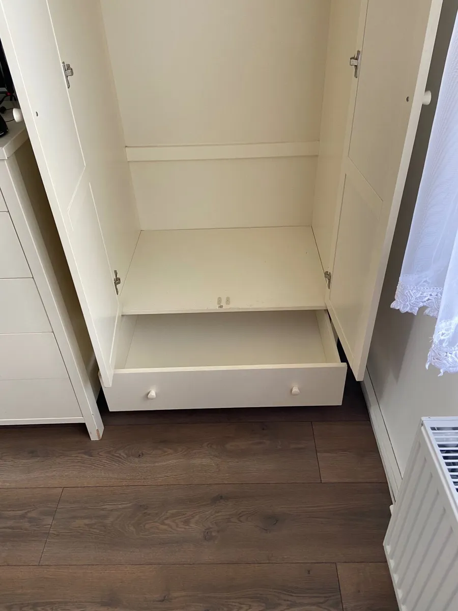 wardrobe - Image 3