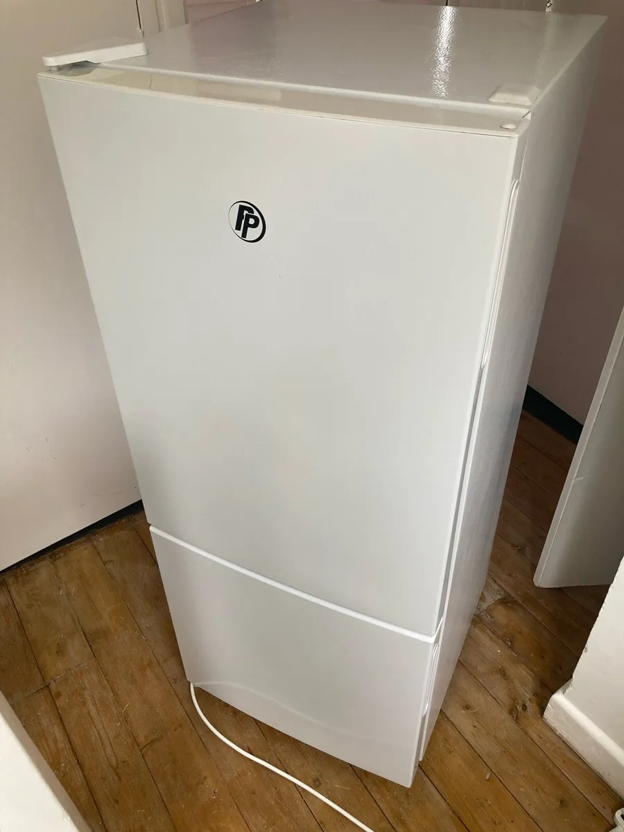 PowerPoint fridge freezer - Image 1