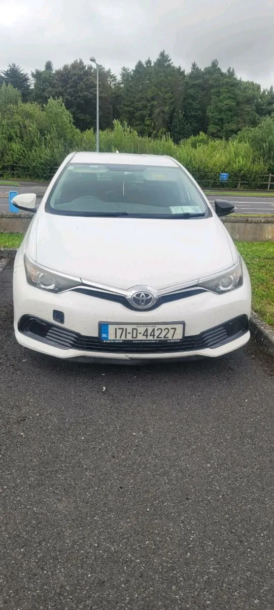 Toyota Auris van - Image 1