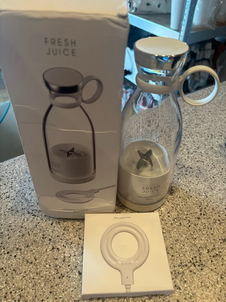 Smoothie and juice portable blender - Image 1