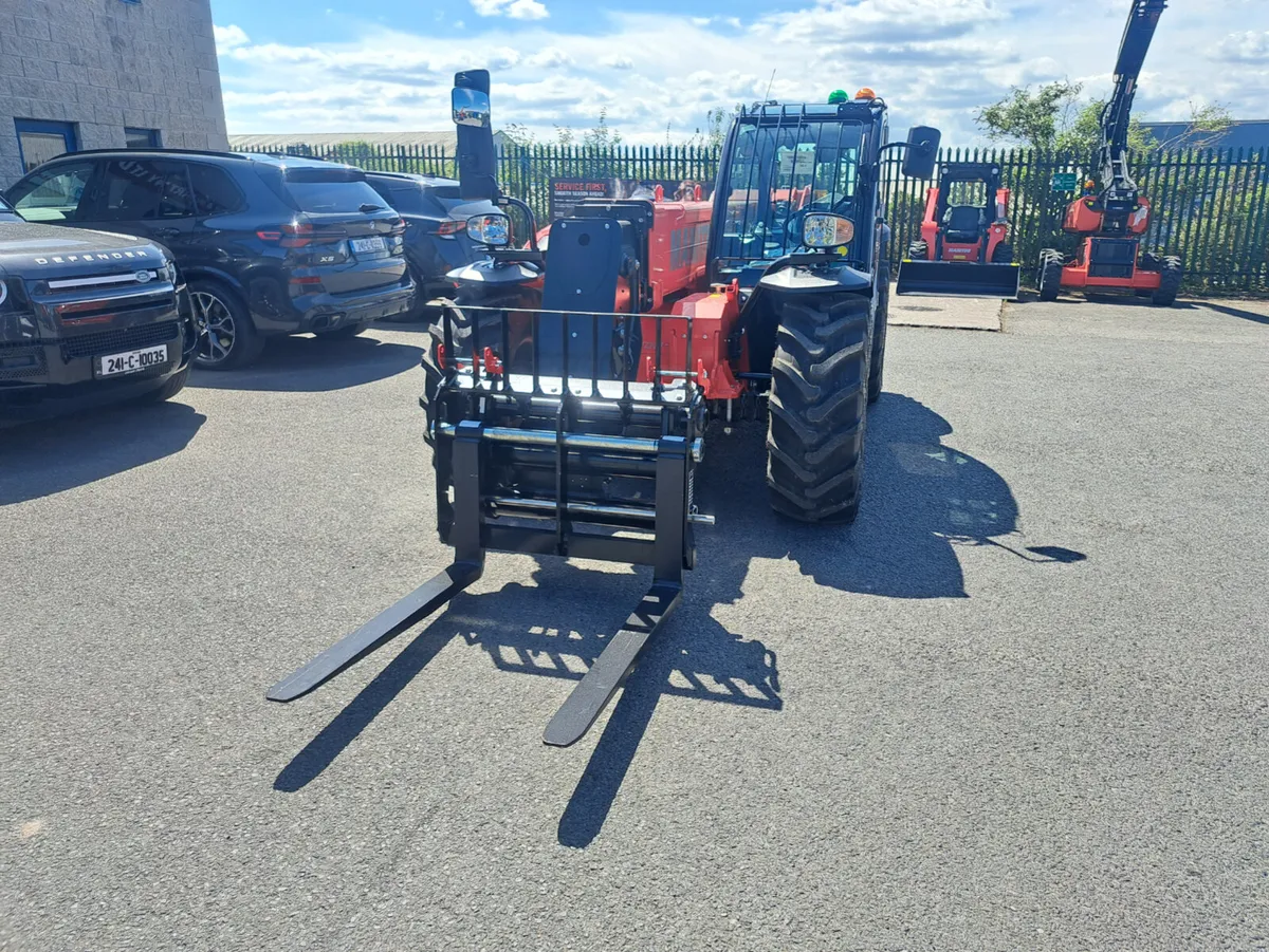 New  Manitou MT930H telescopic loader - Image 3