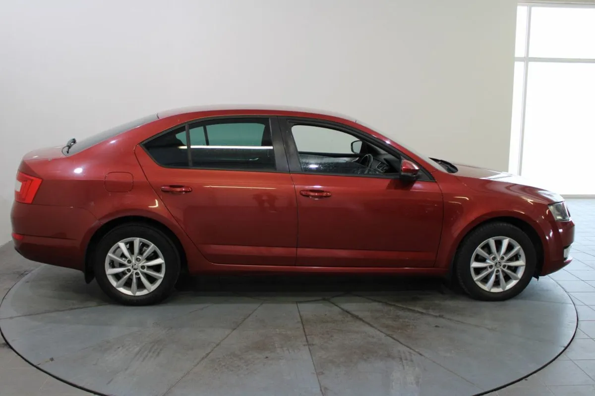 Skoda Octavia Ambition 1.6tdi 90hp - Image 3