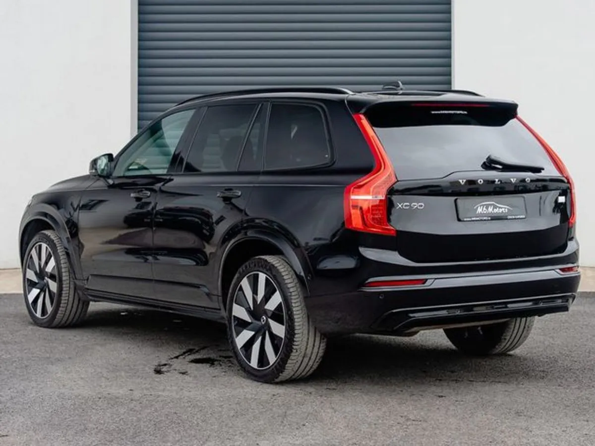 Volvo XC90 Recharge T8 Plus AWD - Image 4