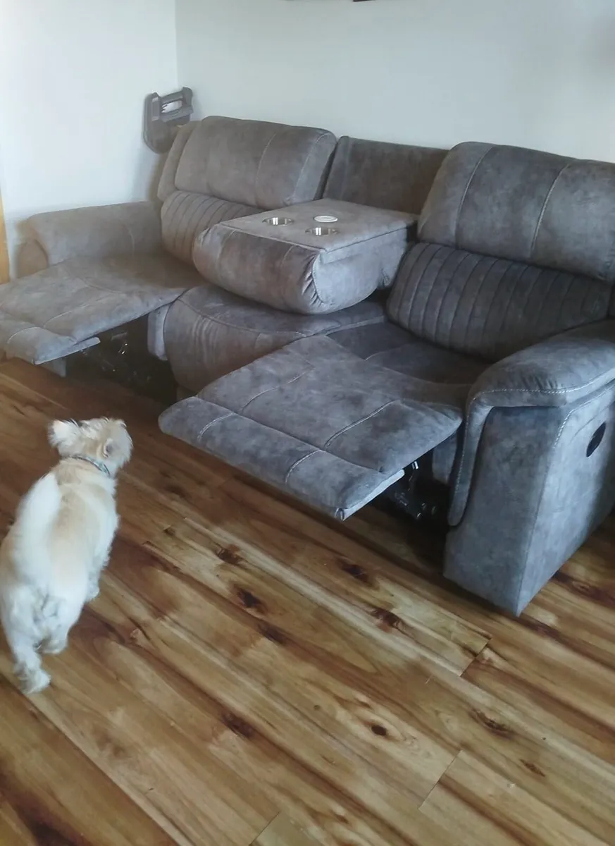 Couch/ sofa - Image 4