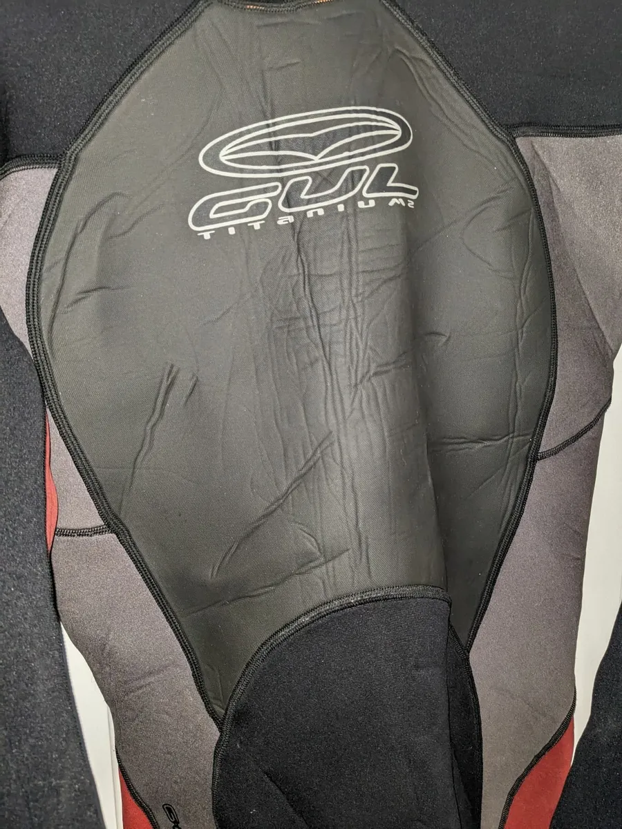 Diving suit and surfing suit - Image 4
