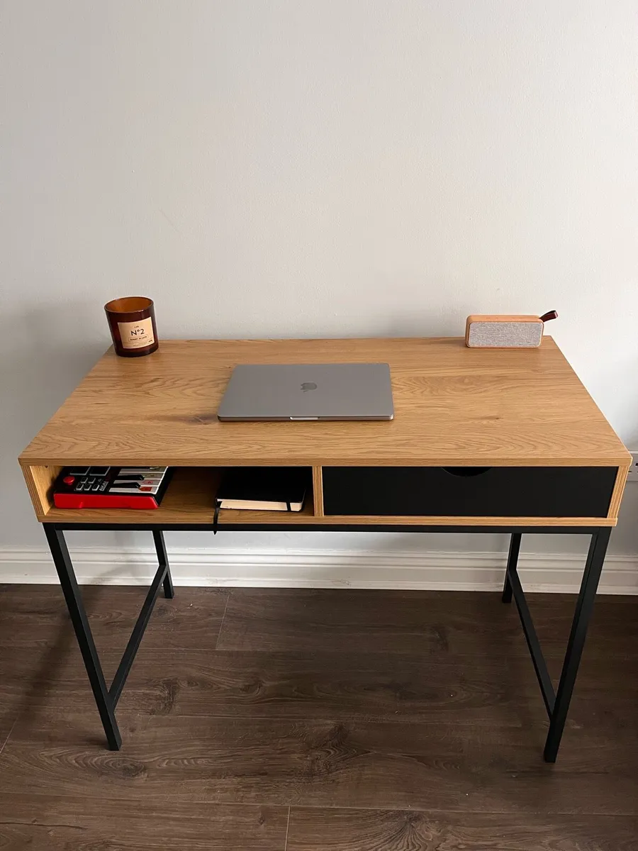 Desk - Image 4