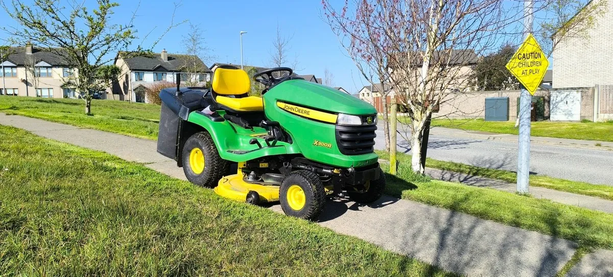 John Deere X300R 42" Deck - Image 1