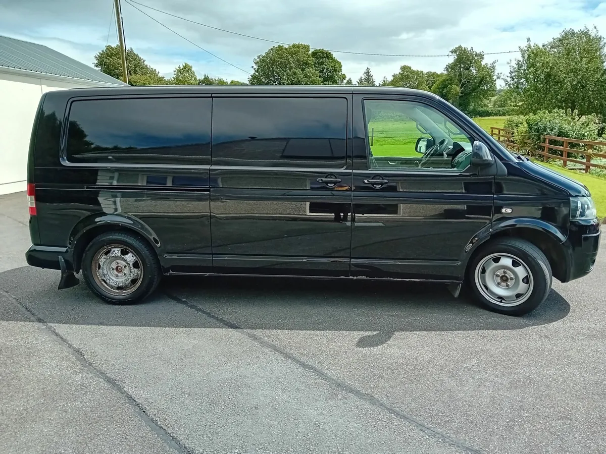 2015 Volkswagen Transporter - Image 2