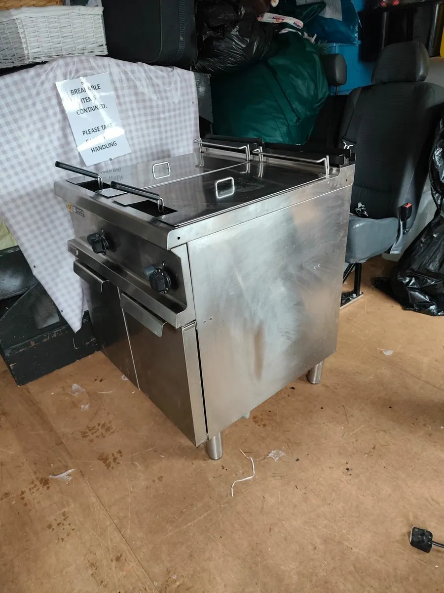 Catering twin deep fat fryer - Image 2
