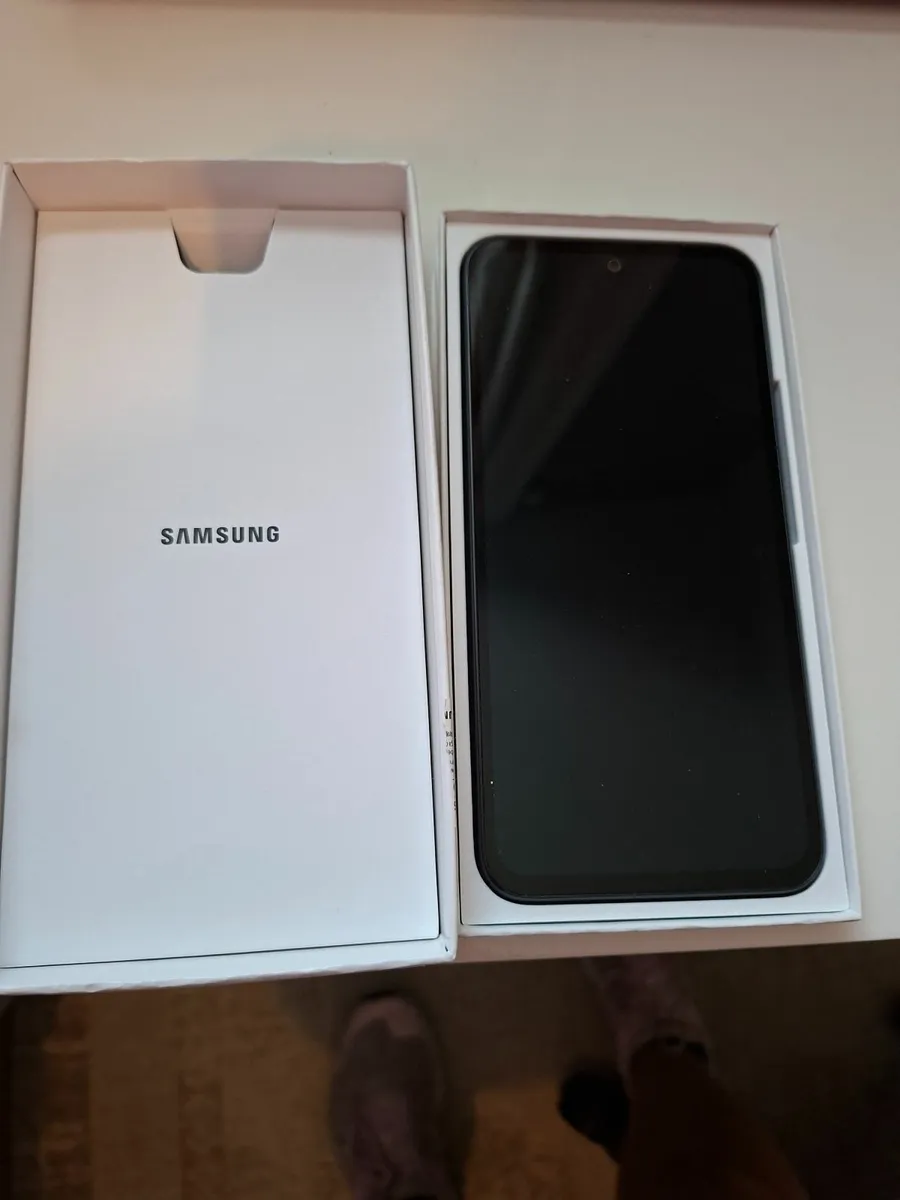 Phone - Image 2