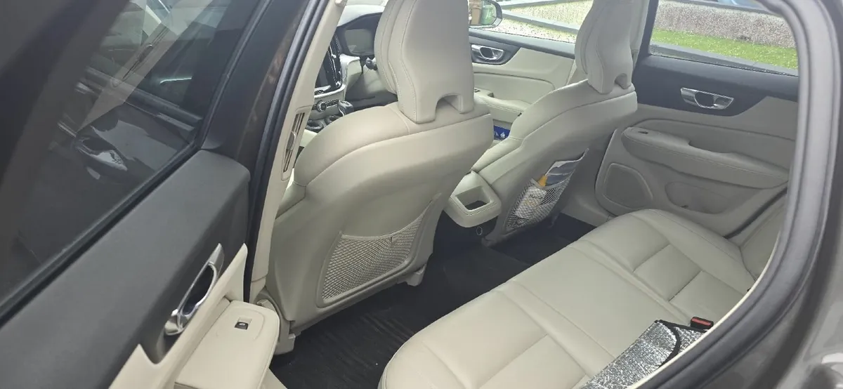 Volvo V60 2020 - Image 3