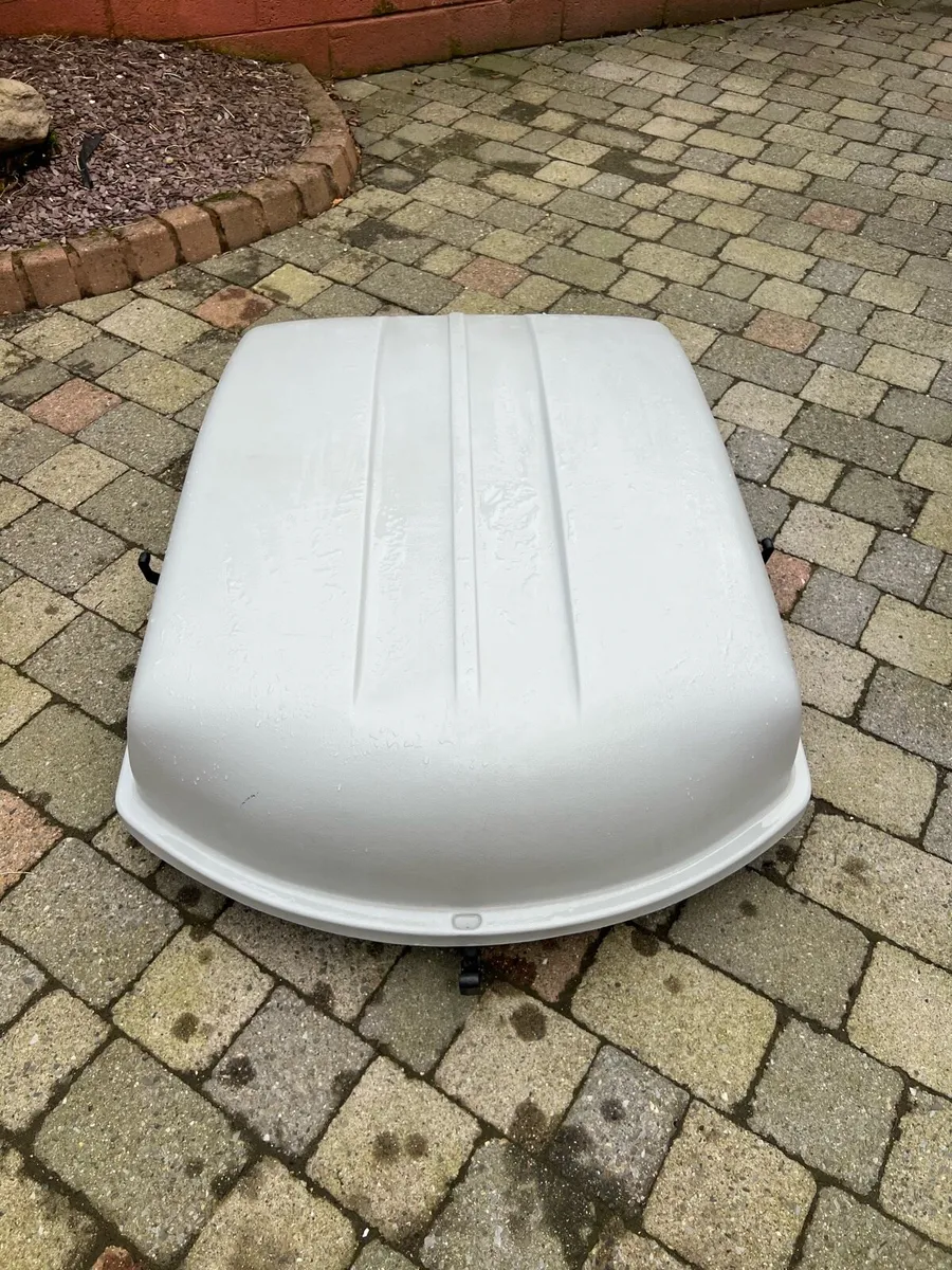 Car Roofbox - Image 1