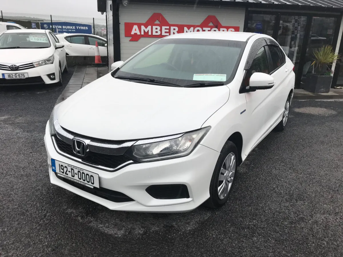 2019 Honda Grace Automatic Hybrid - Image 2