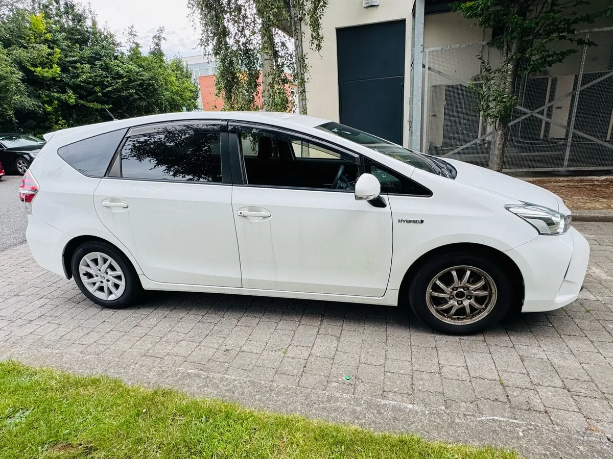 Toyota Prius Alpha 7 Seater Good Spec 1yr Warranty - Image 3