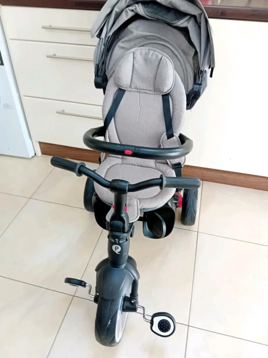 Q PLAY FOLDING TRIKE AS NEW - Image 1