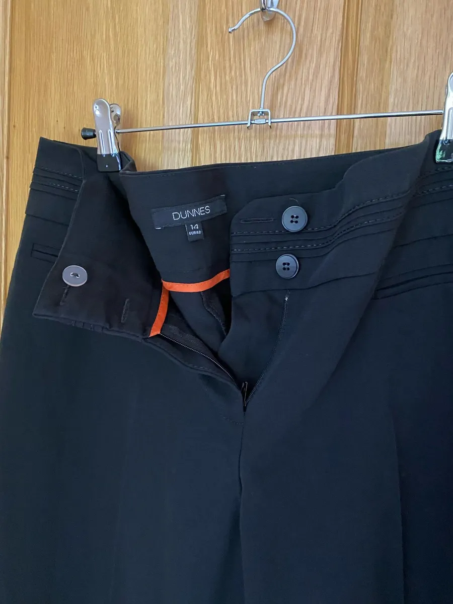 Women’s Casual New Black Trousers Dunnes size 14 - Image 1