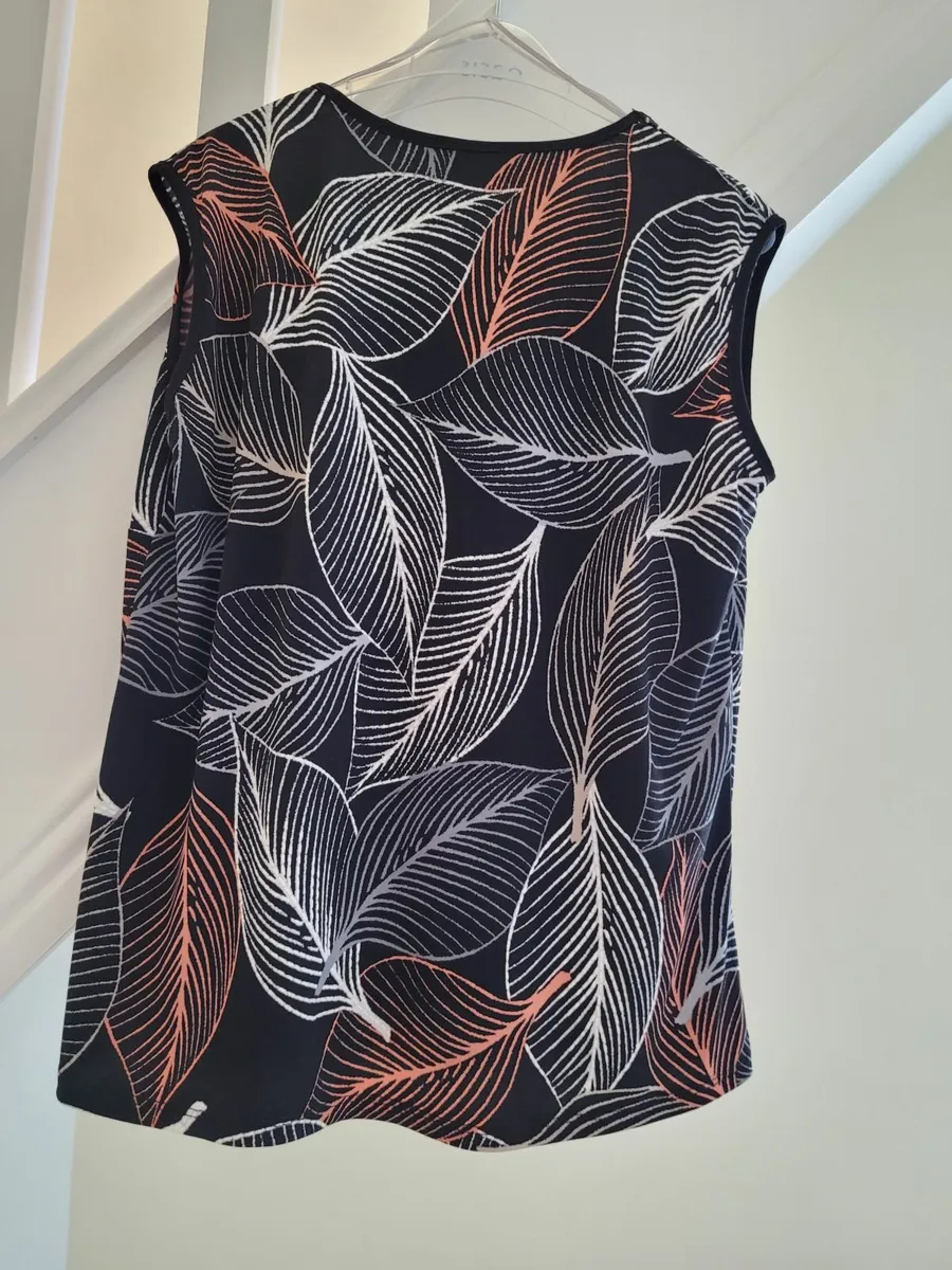 Womens Coat & Top Size 14 - Image 2