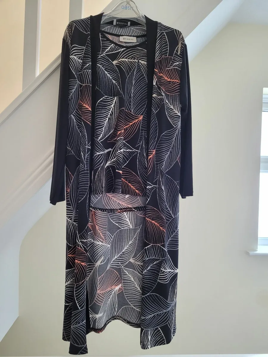 Womens Coat & Top Size 14 - Image 1