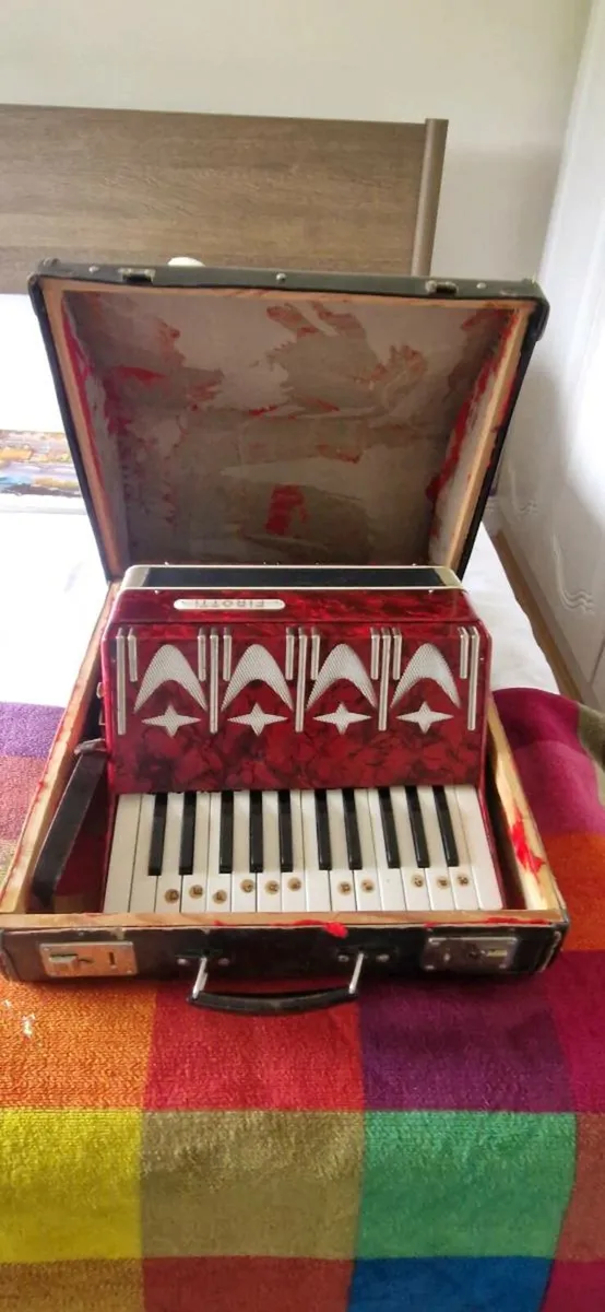 Firotti 12 base Accordion - Image 1