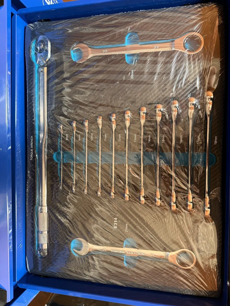 BRAND NEW 7DRAWER TOOL CHEST FULL OF TOOLS - Image 4
