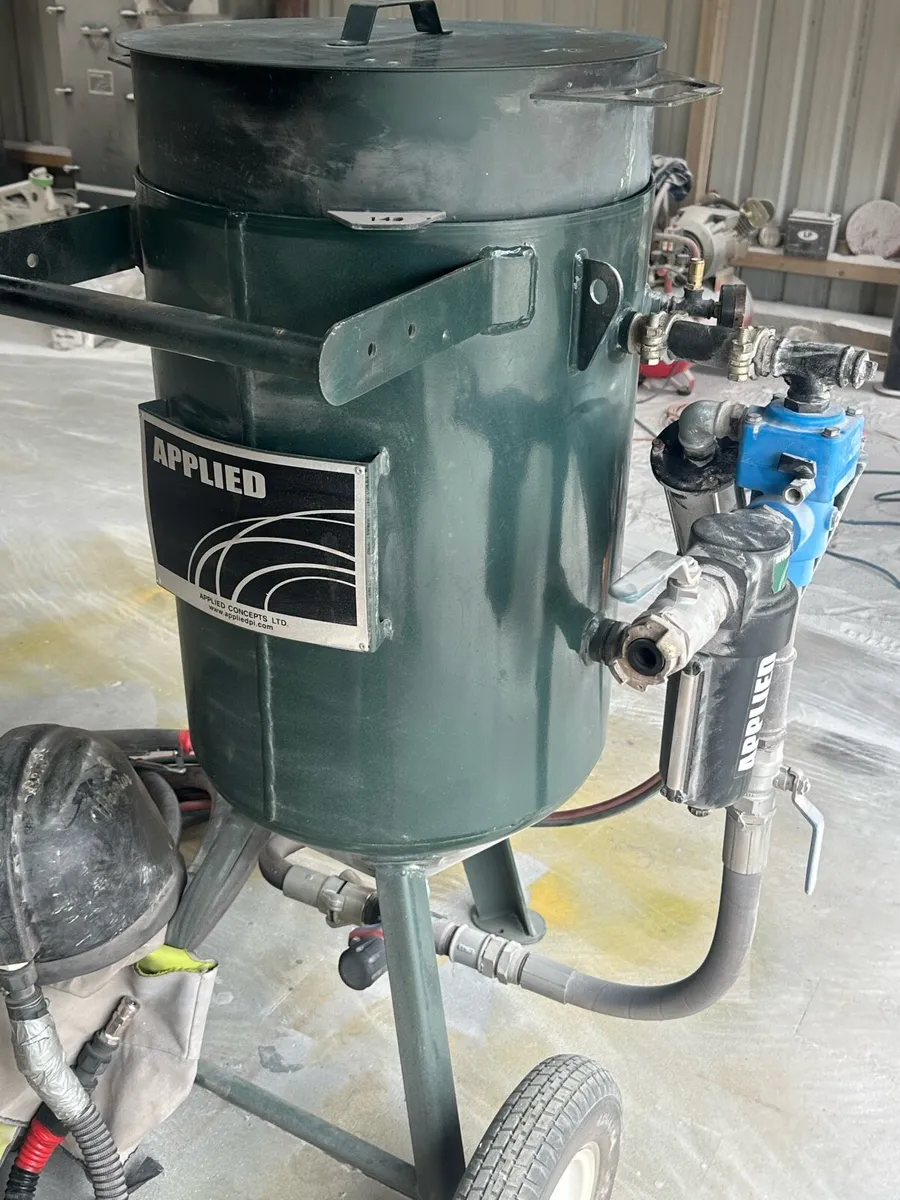 Applied 140L Blasting Pot & PPE - Image 1