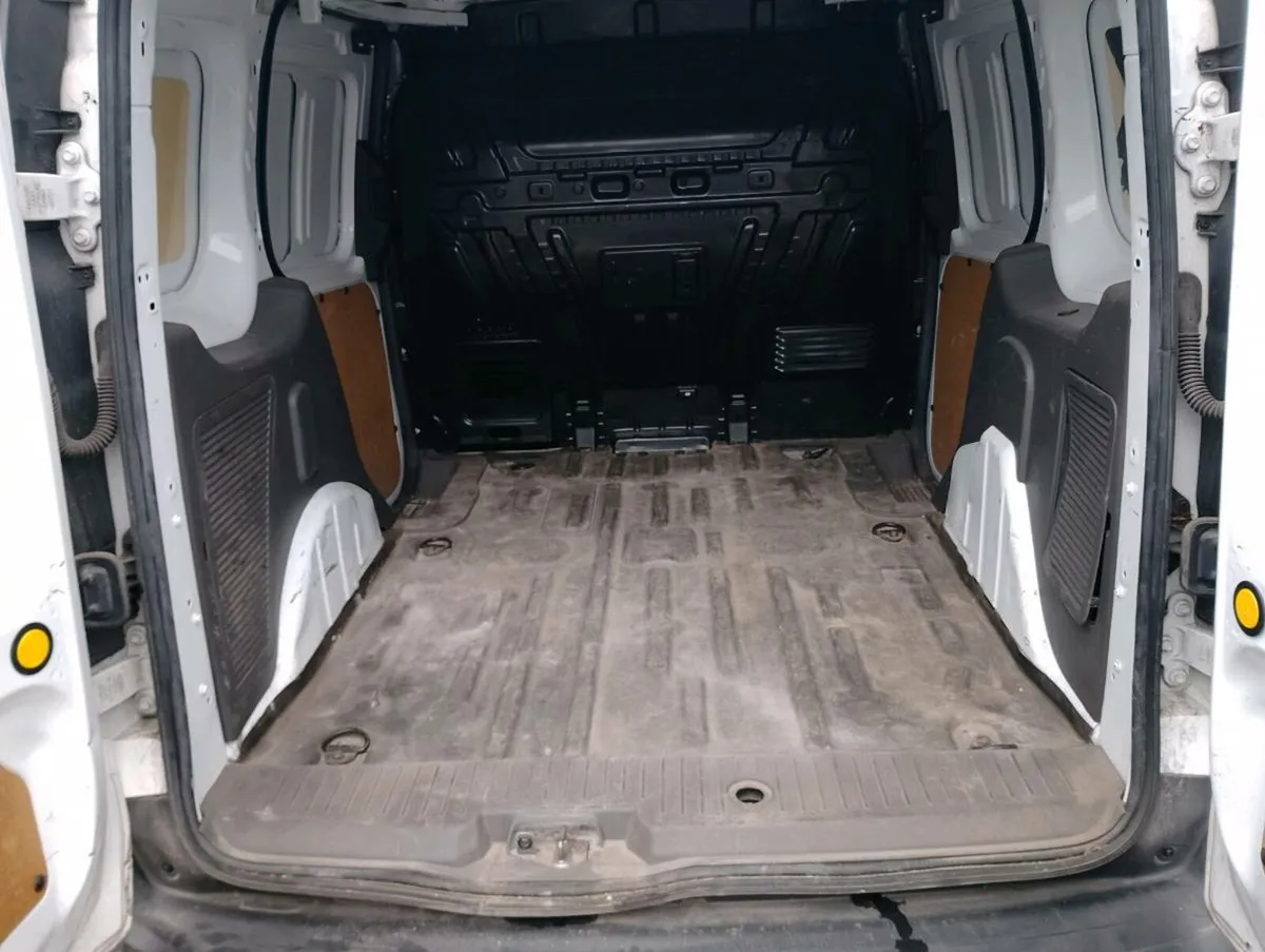 Ford Transit Connect - Image 4